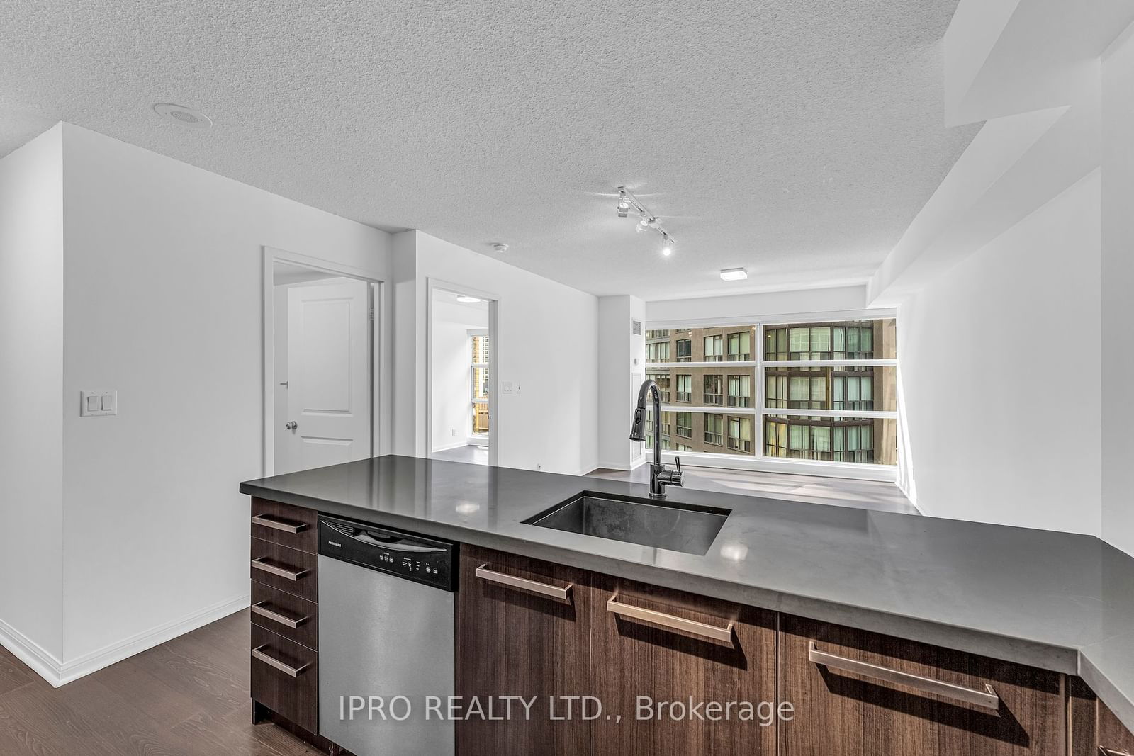 11 St Joseph St, unit 505 for sale