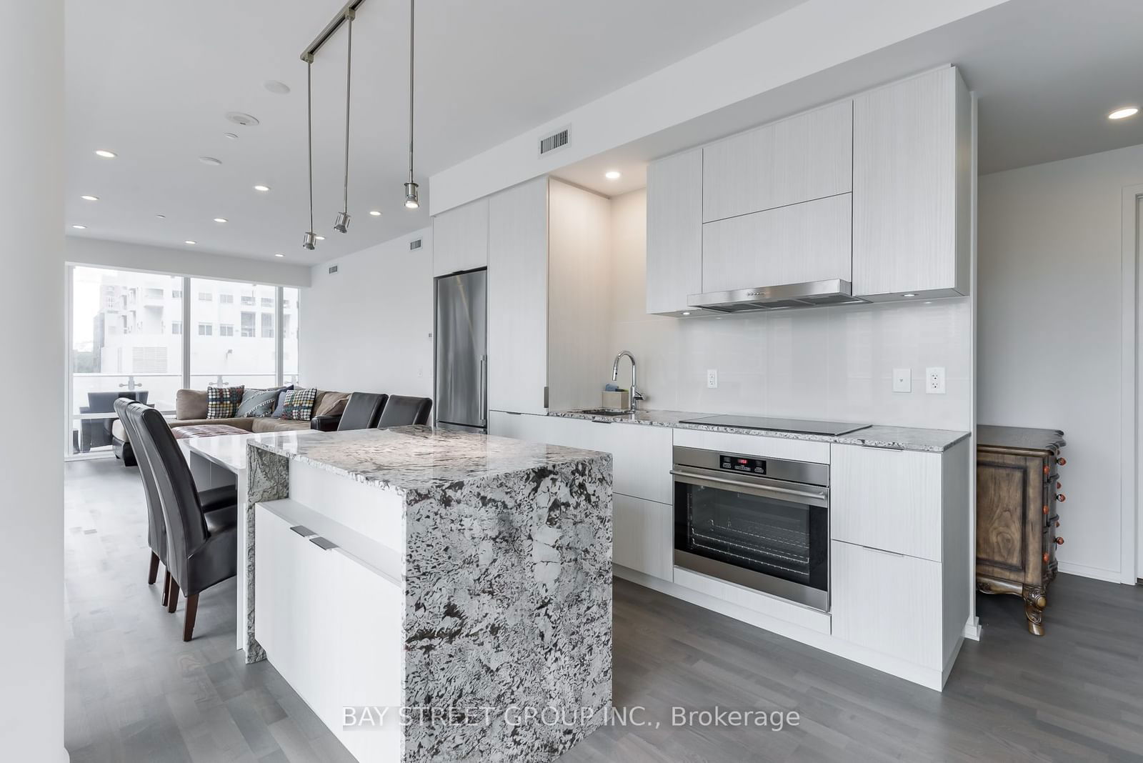 1 BLOOR St E, unit 1601 for rent