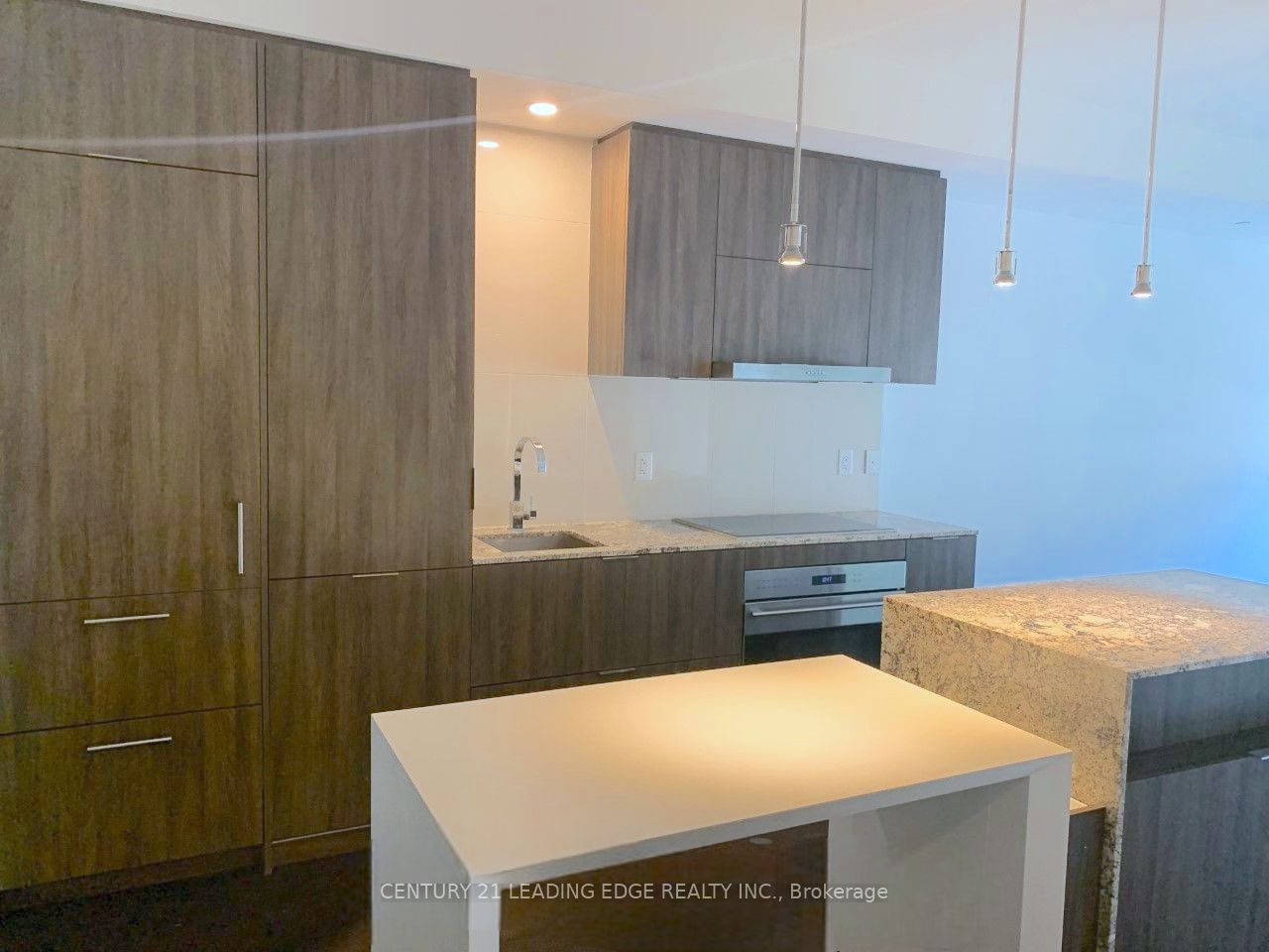 1 Bloor St E, unit 416 for rent