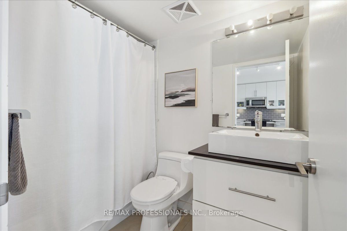 1171 Queen St W, unit 701 for sale