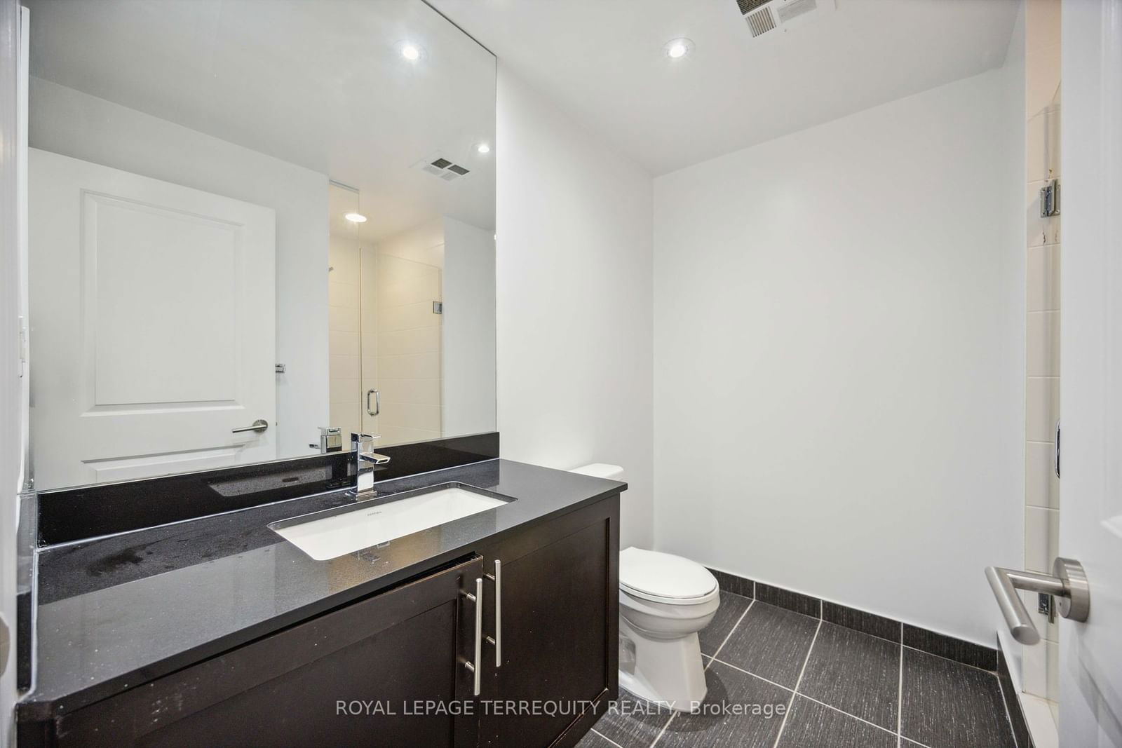 400 Adelaide St E, unit 1222 for rent - image #26