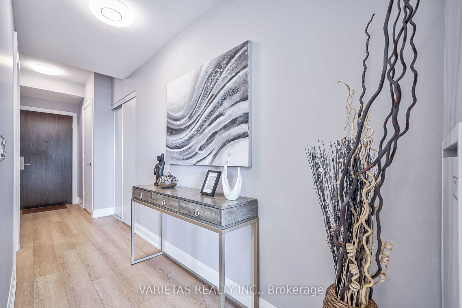 68 Canterbury Pl, unit 1012 for sale - image #10