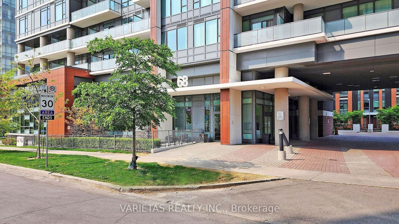 68 Canterbury Pl, unit 1012 for sale - image #3