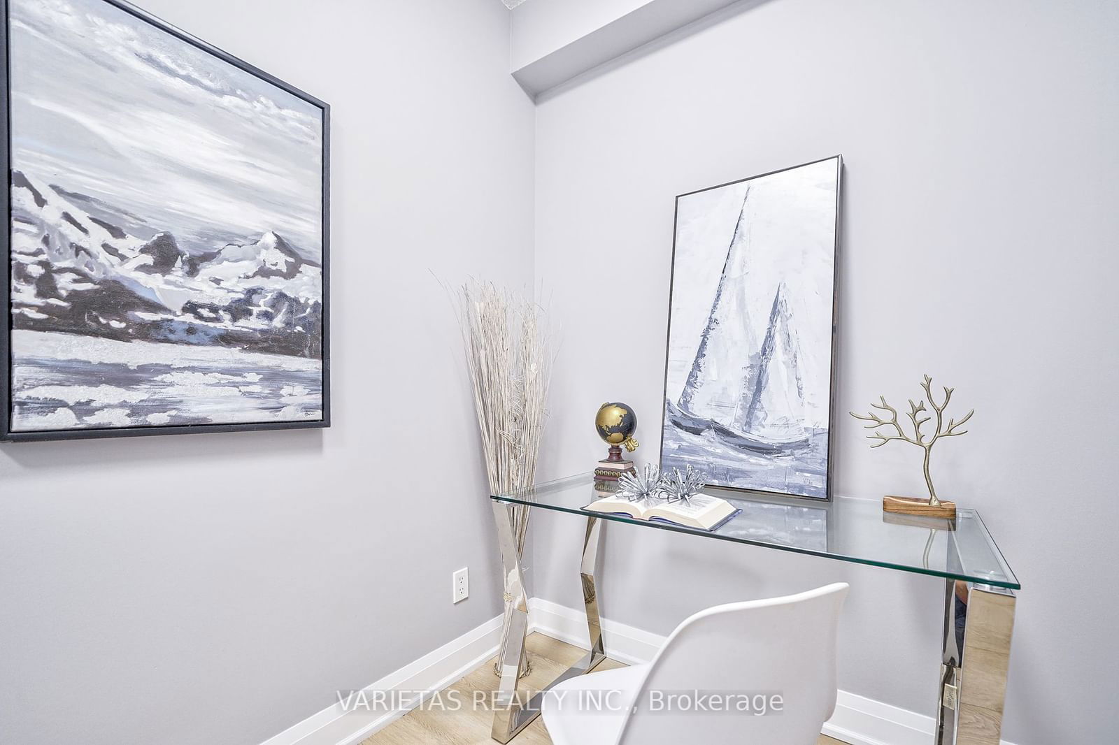 68 Canterbury Pl, unit 1012 for sale - image #8