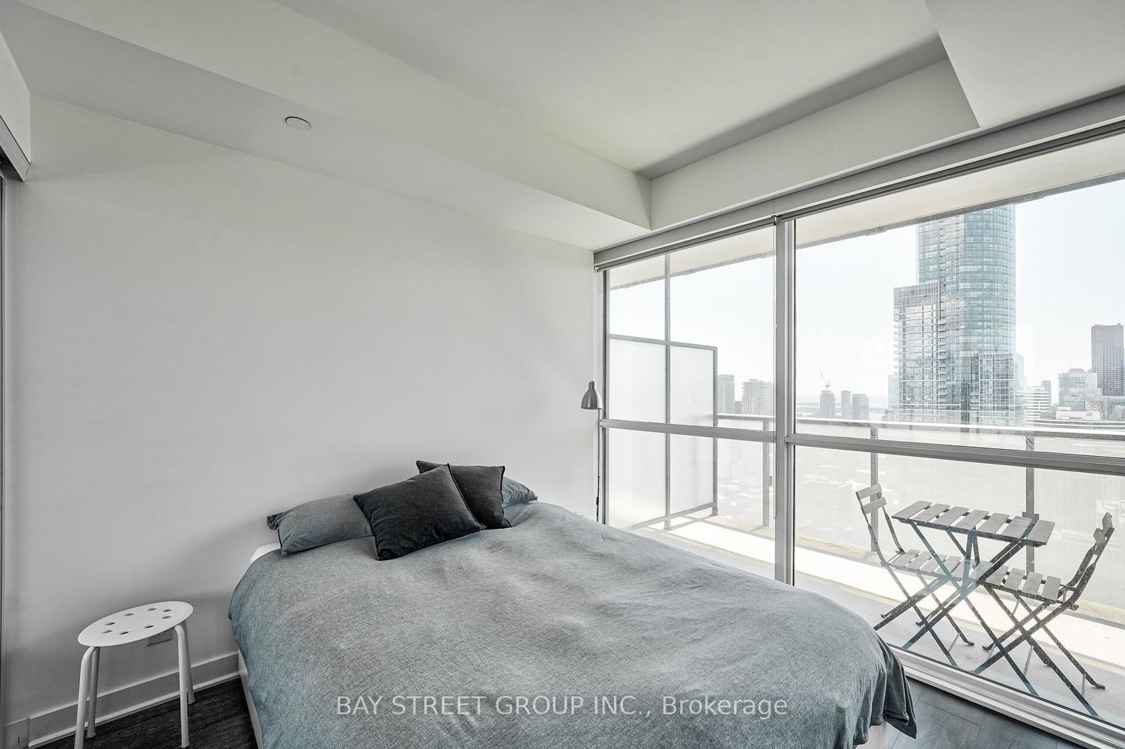 15 Grenville St, unit 4301 for sale