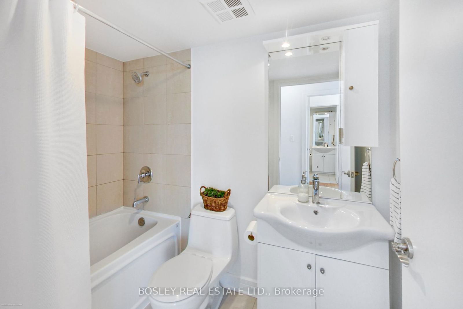 16 Harrison Garden Blvd, unit 1210 for sale - image #18