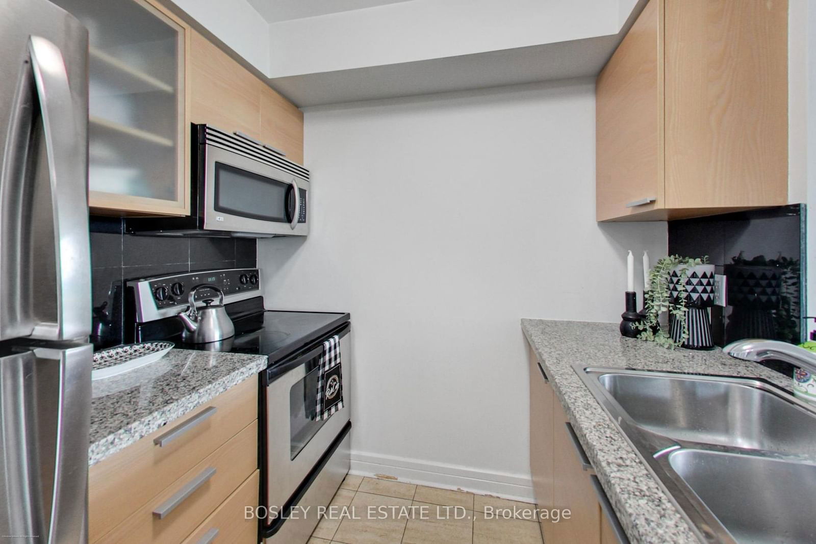 16 Harrison Garden Blvd, unit 1210 for sale - image #4