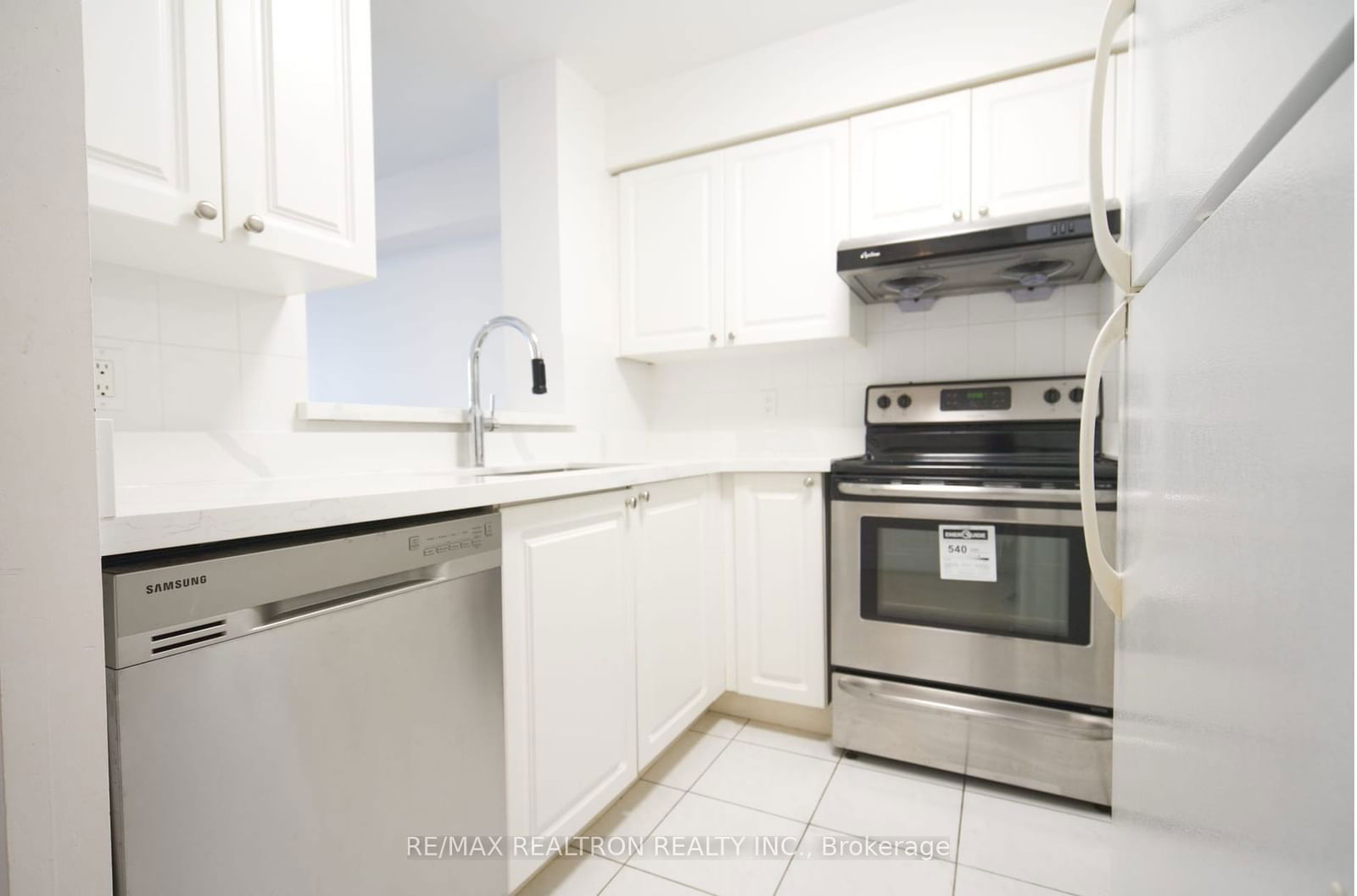 35 Finch Ave E, unit 903 for rent - image #3