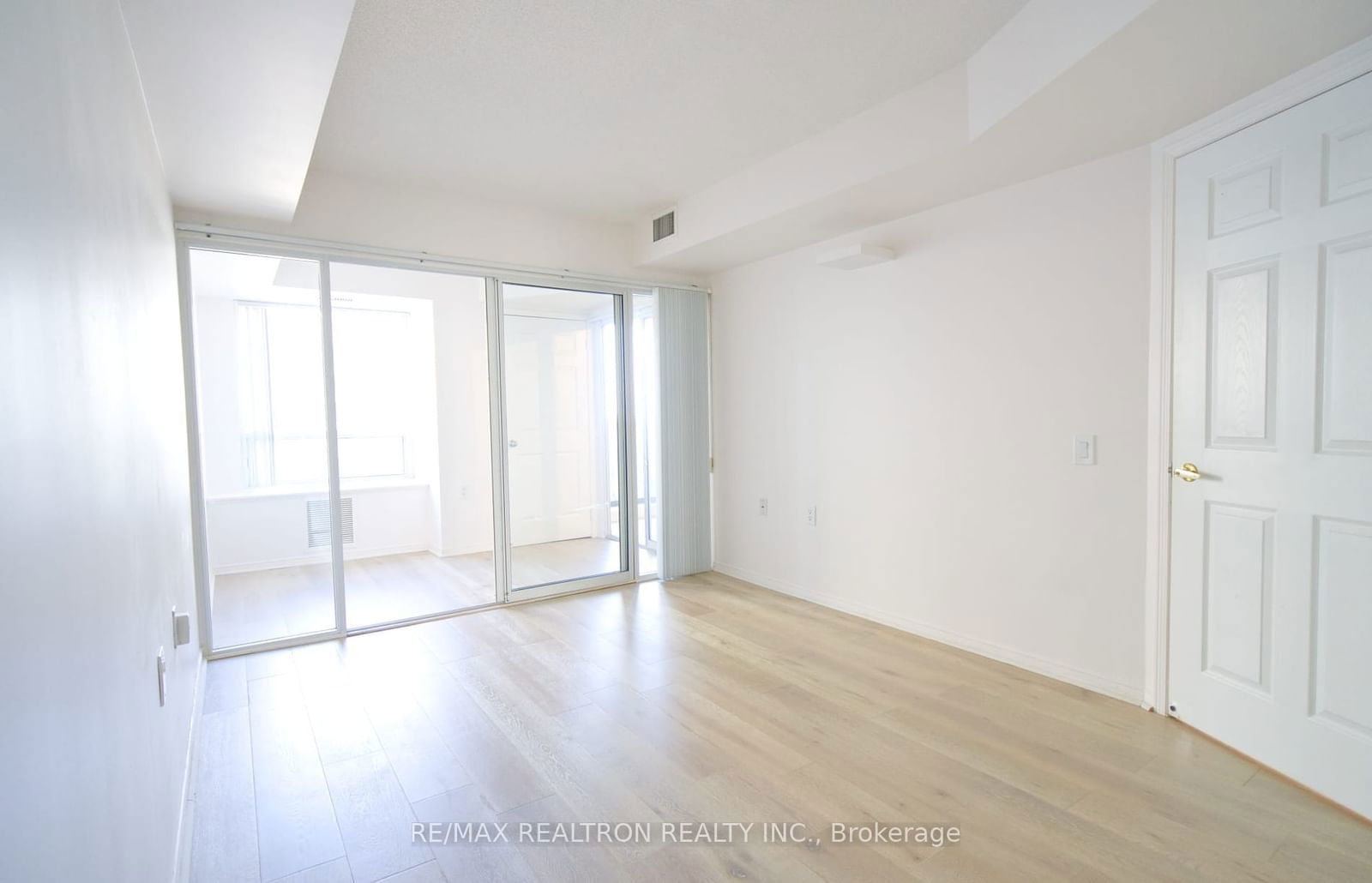 35 Finch Ave E, unit 903 for rent - image #7