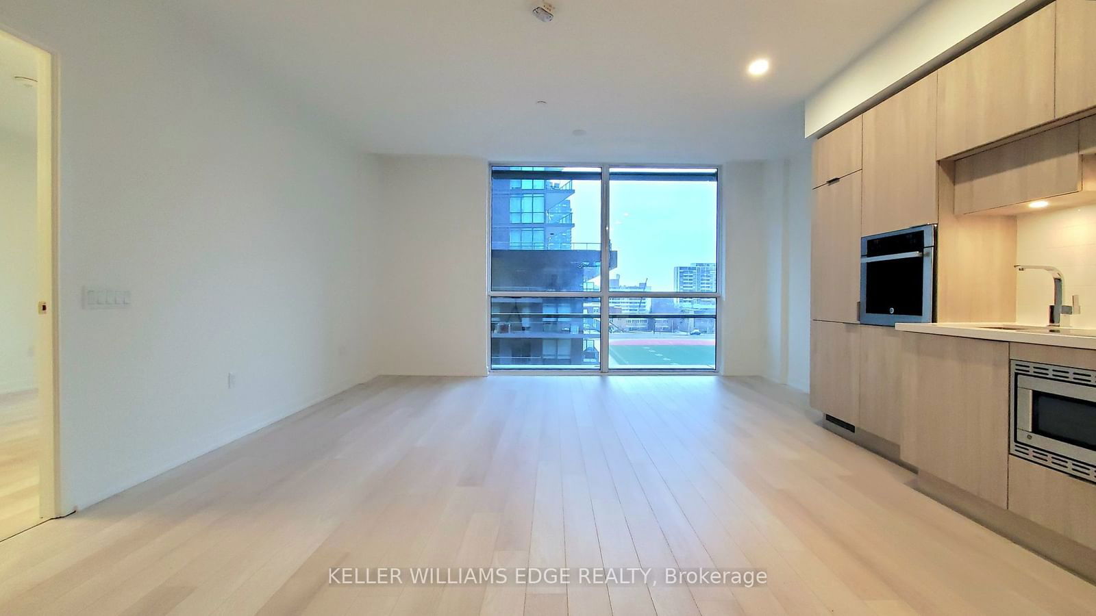 39 Roehampton Ave, unit 411 for sale - image #7