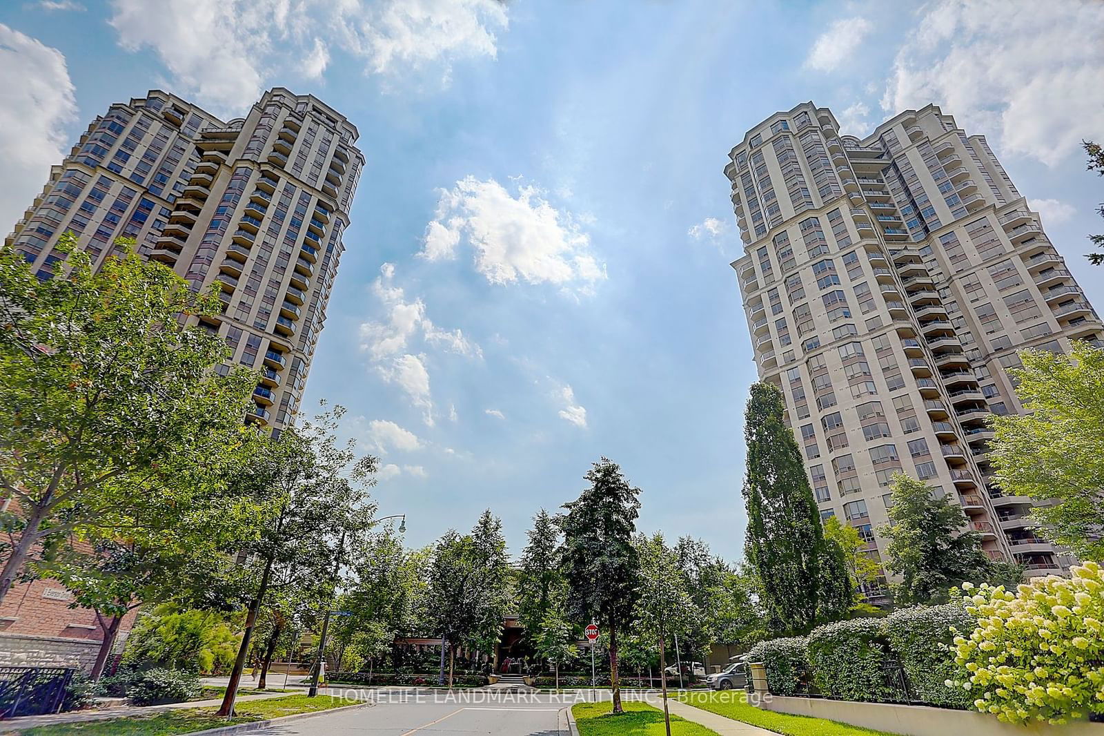 80 Harrison Garden Blvd, unit 216 for sale - image #1