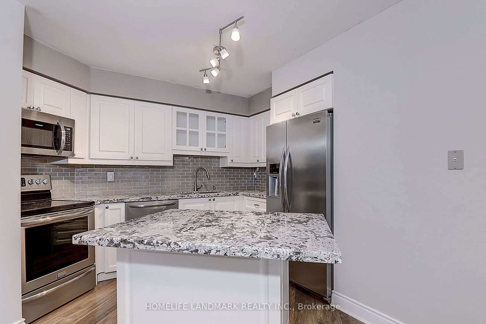 80 Harrison Garden Blvd, unit 216 for sale - image #19