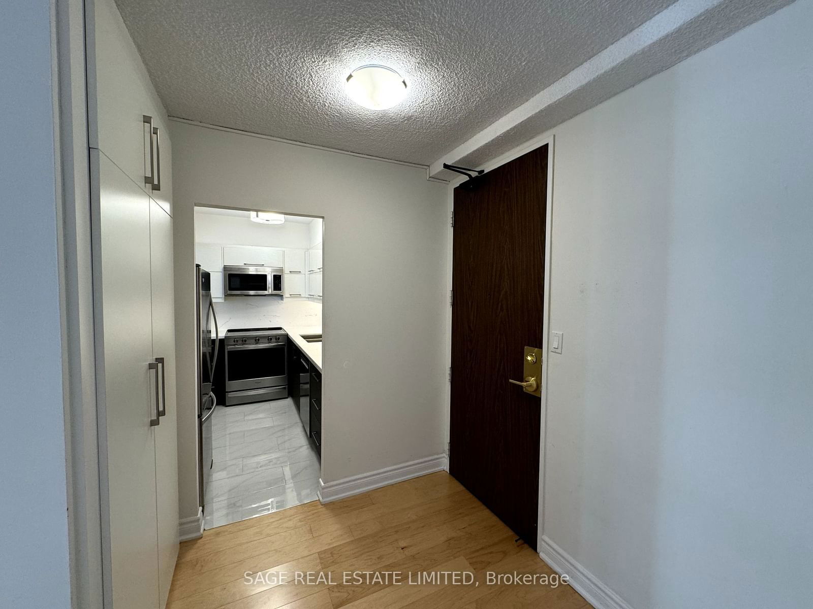 33 Harbour Sq, unit 3206 for rent - image #2