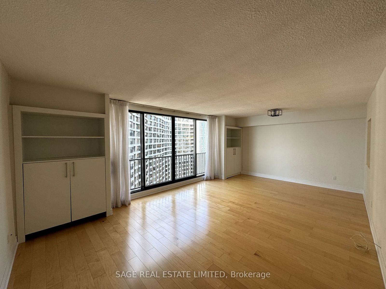 33 Harbour Sq, unit 3206 for rent - image #6