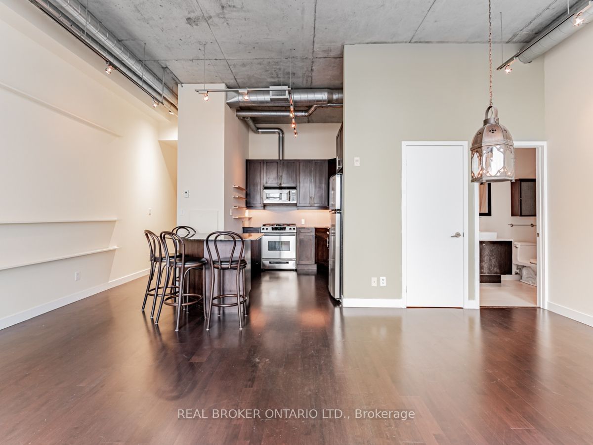 42 Camden St, unit 902 for rent - image #11