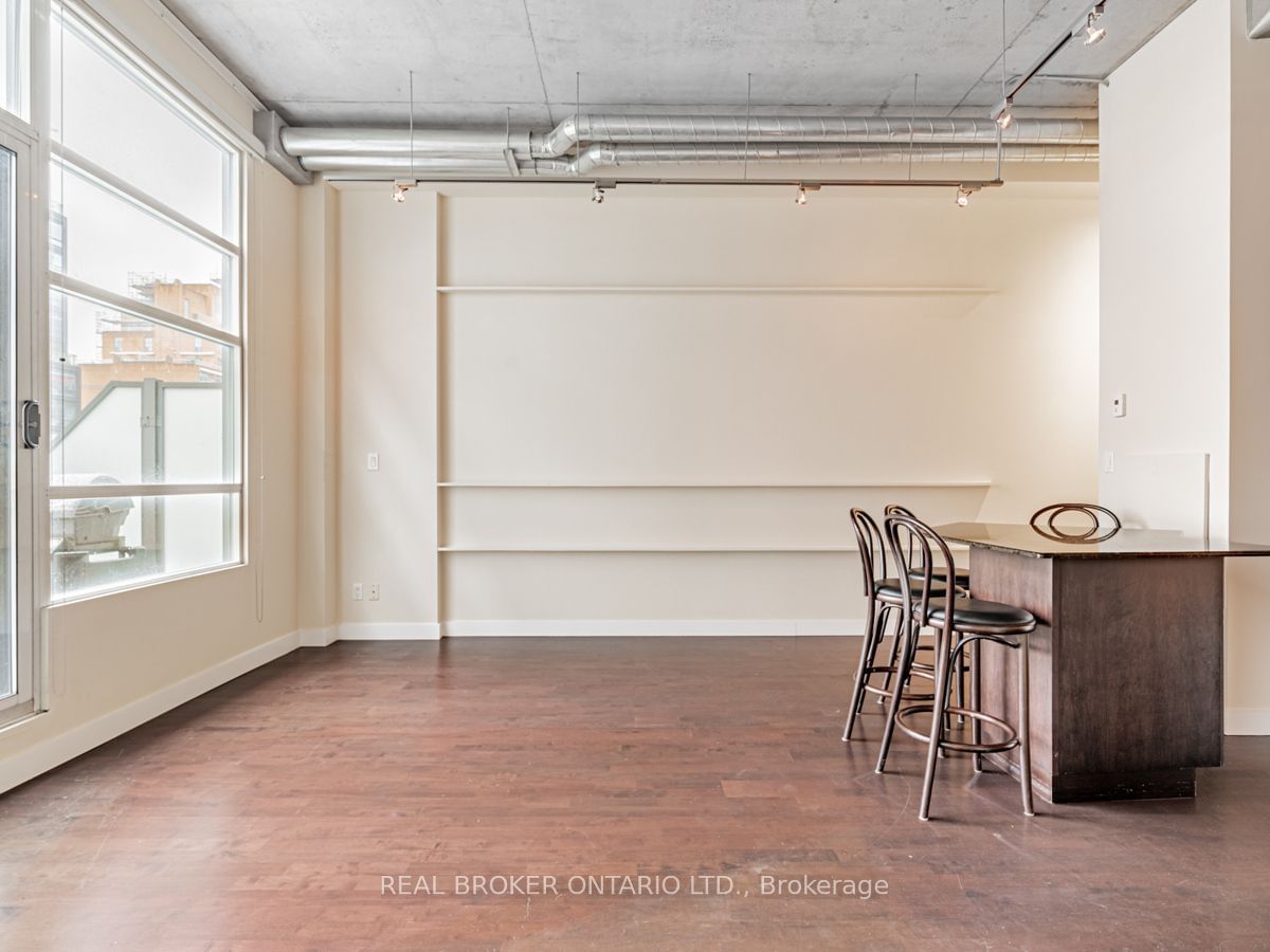 42 Camden St, unit 902 for rent - image #13