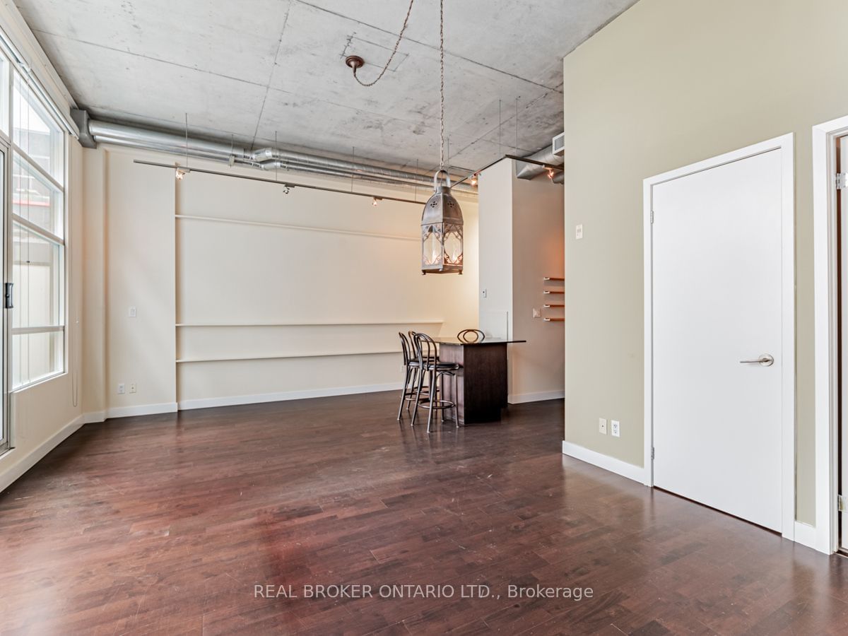 42 Camden St, unit 902 for rent - image #14