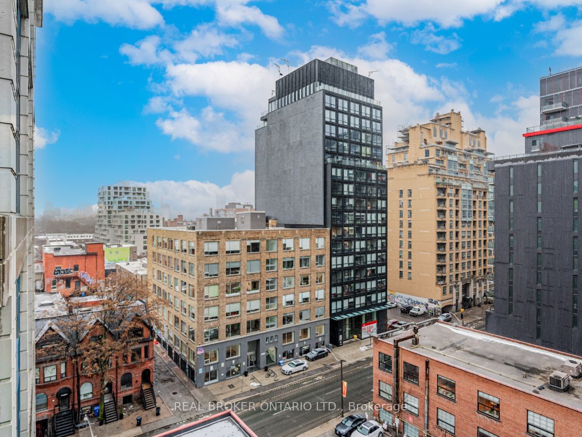 42 Camden St, unit 902 for rent - image #28