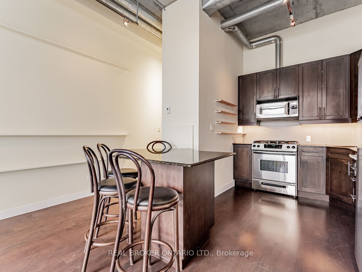 42 Camden St, unit 902 for rent - image #6