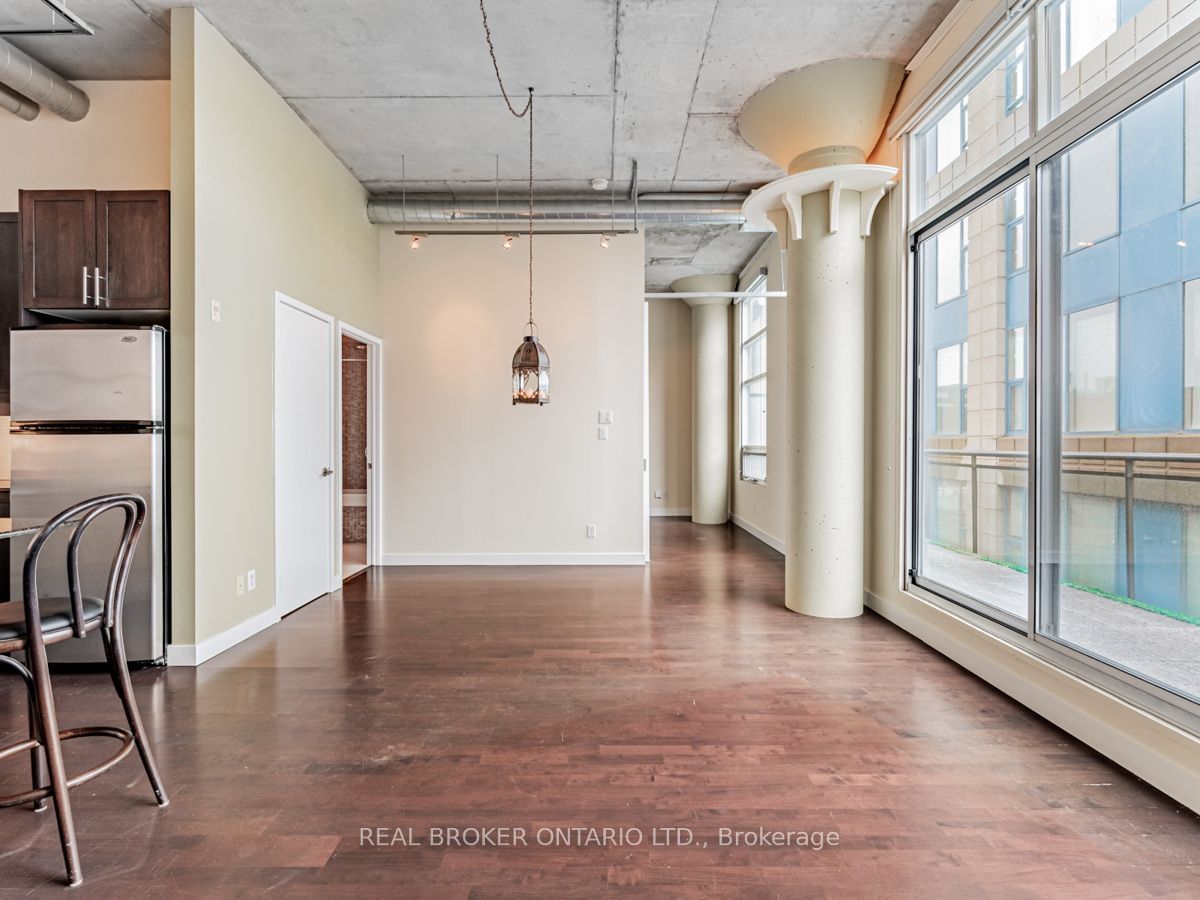 42 Camden St, unit 902 for rent - image #9