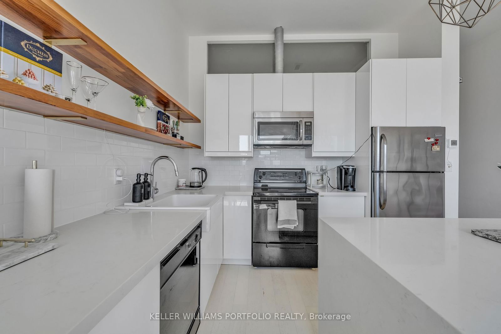 700 King St W, unit 1015 for rent - image #14