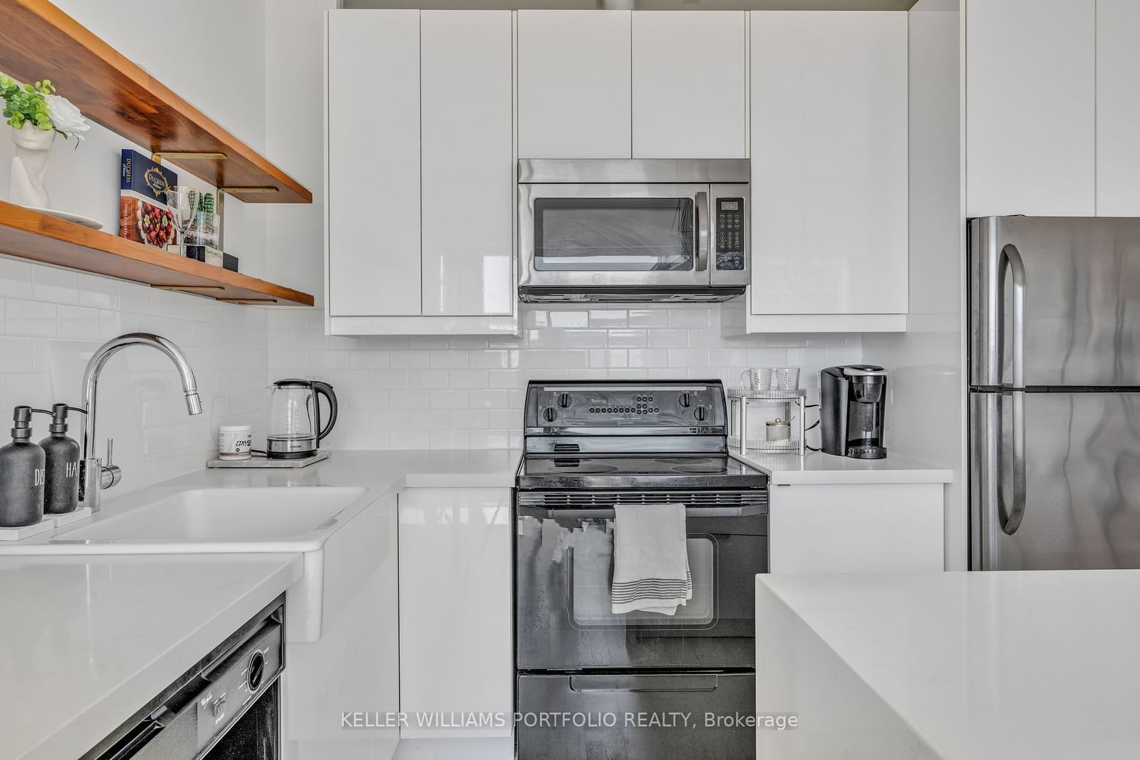 700 King St W, unit 1015 for rent - image #17