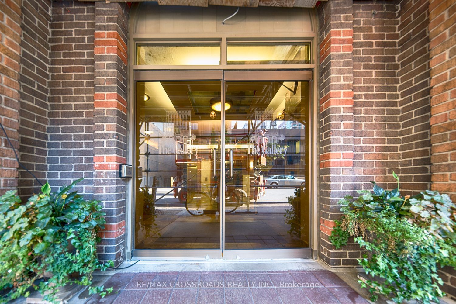 25 Grenville St, unit 1604 for sale - image #2