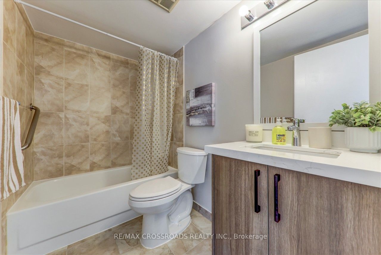 25 Grenville St, unit 1604 for sale - image #24