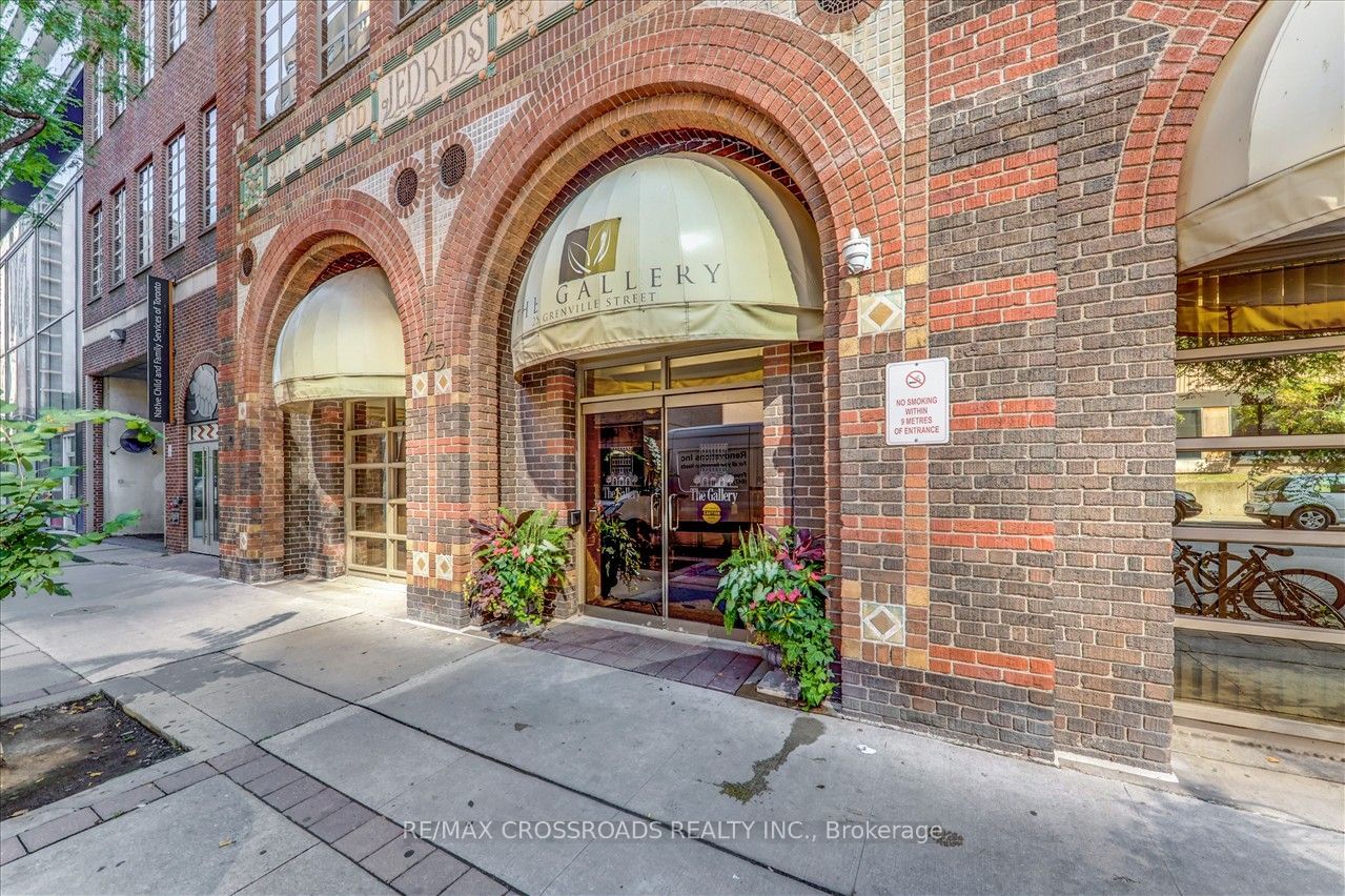 25 Grenville St, unit 1604 for sale - image #4