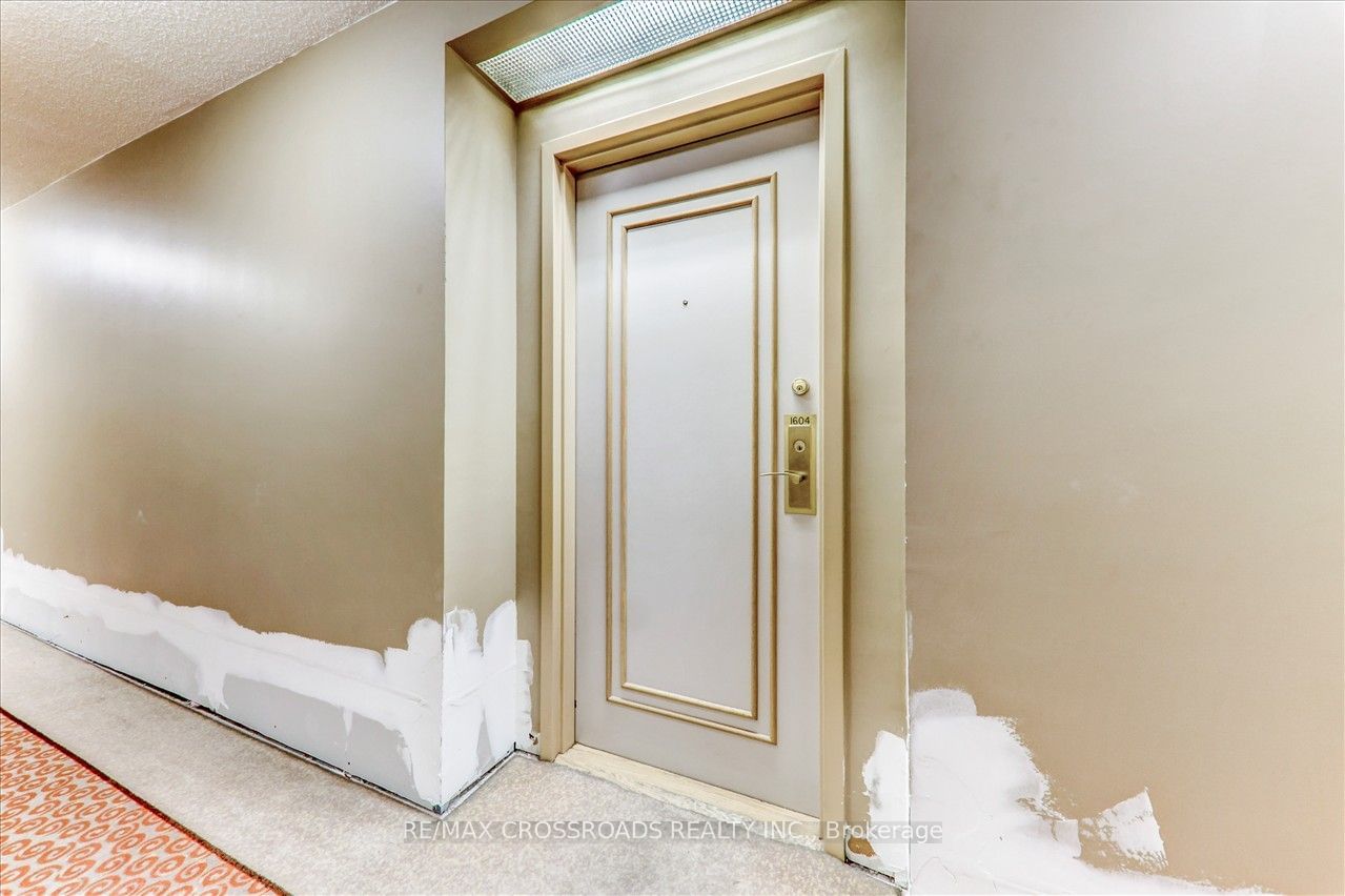 25 Grenville St, unit 1604 for sale - image #6