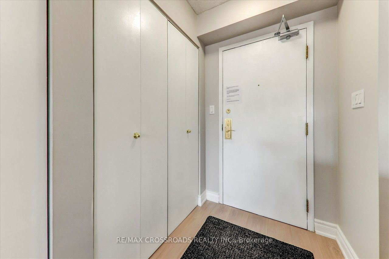 25 Grenville St, unit 1604 for sale - image #7