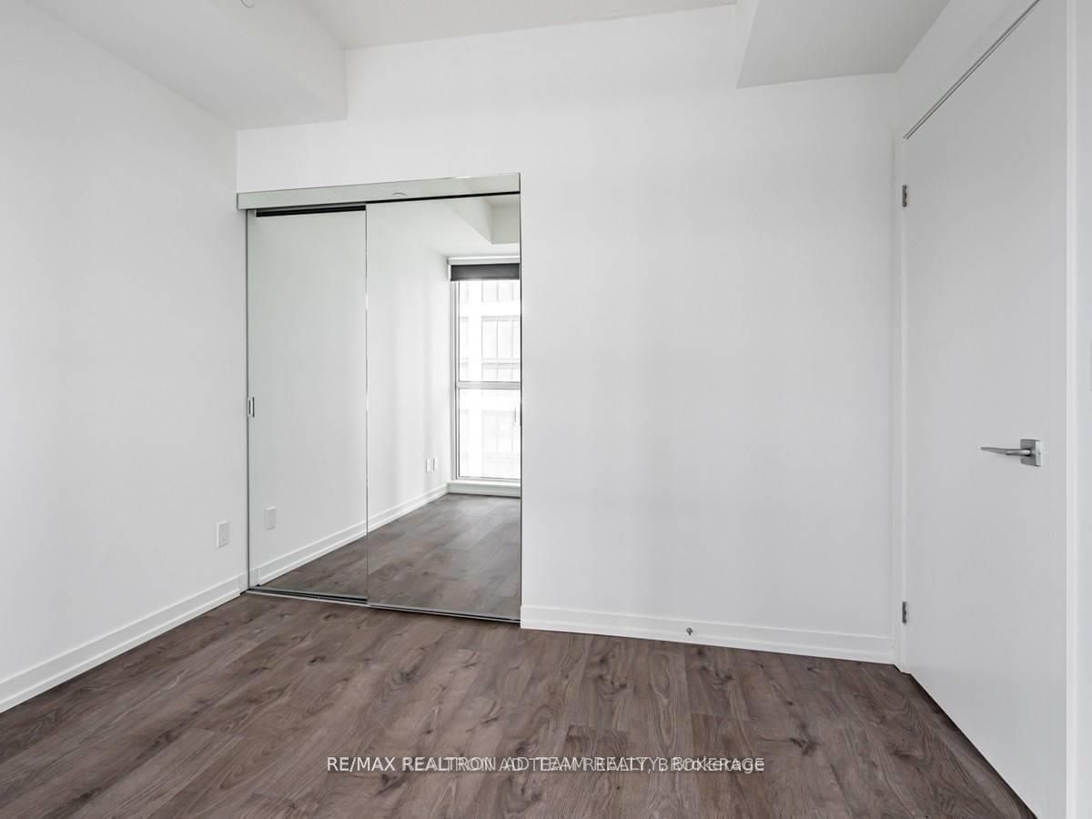 49 East Liberty St, unit 812 for rent - image #16