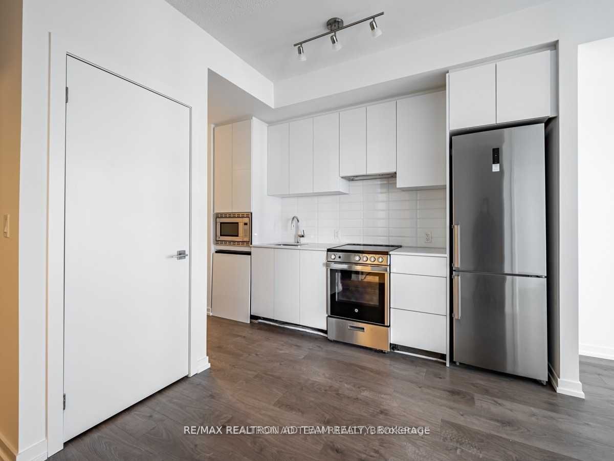 49 East Liberty St, unit 812 for rent