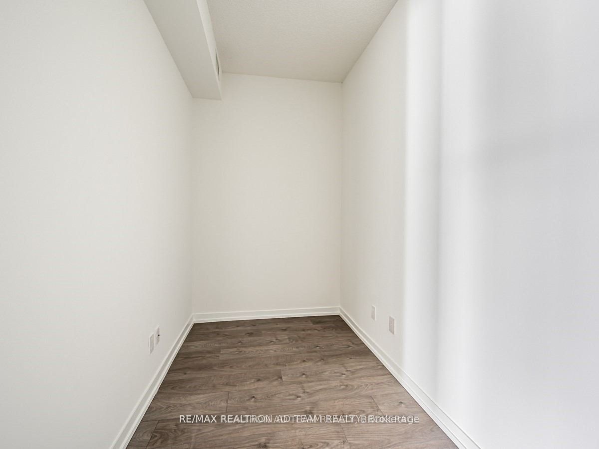 49 East Liberty St, unit 812 for rent - image #8