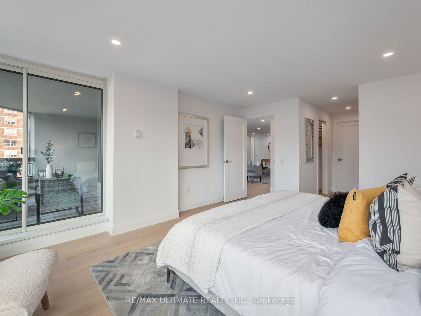 130 Carlton St E, unit 1503 for sale - image #25