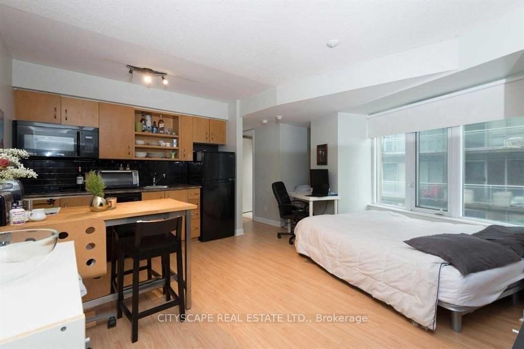 200 Victoria St, unit 1107 for rent - image #1