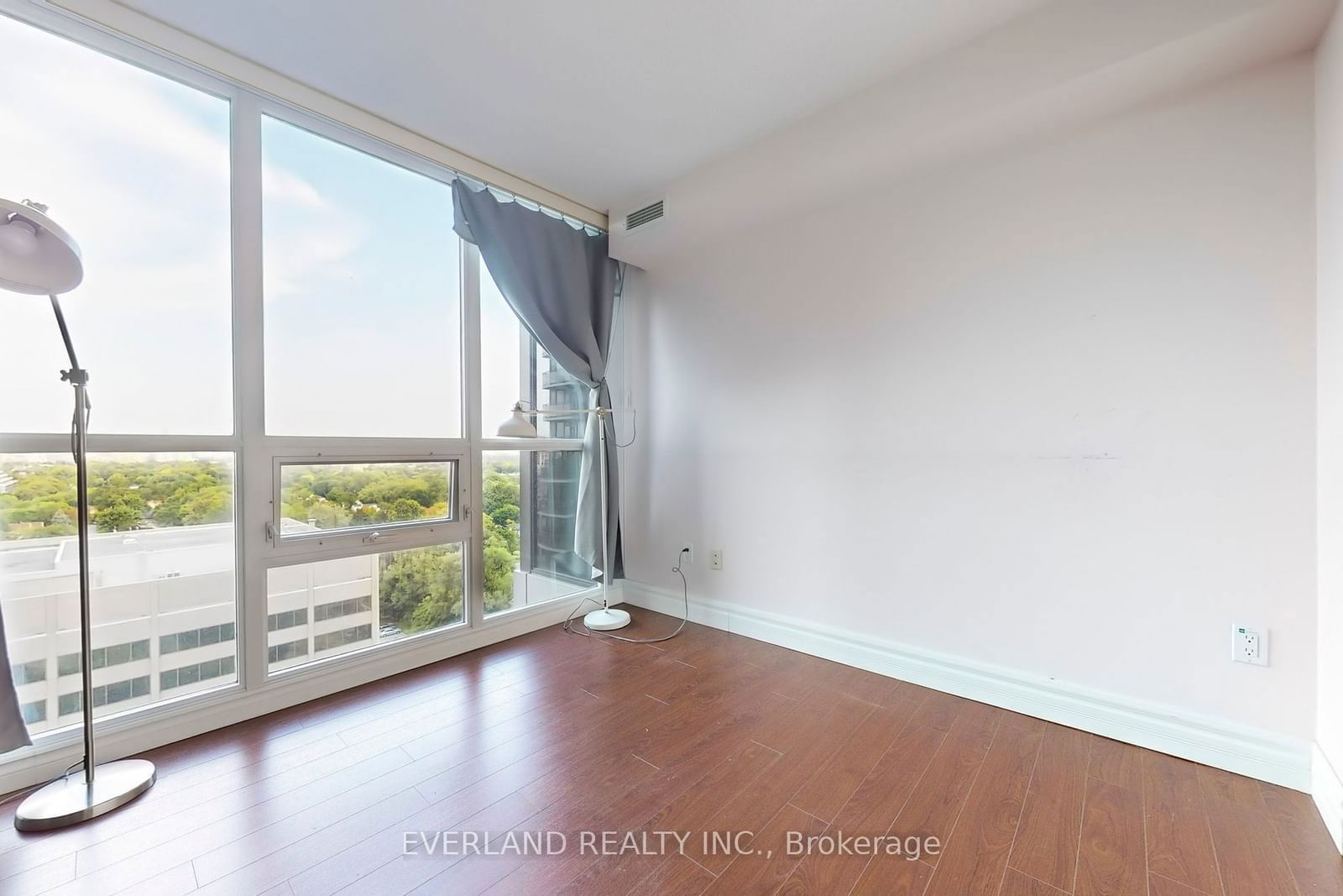 23 Sheppard Ave E, unit 1604 for rent