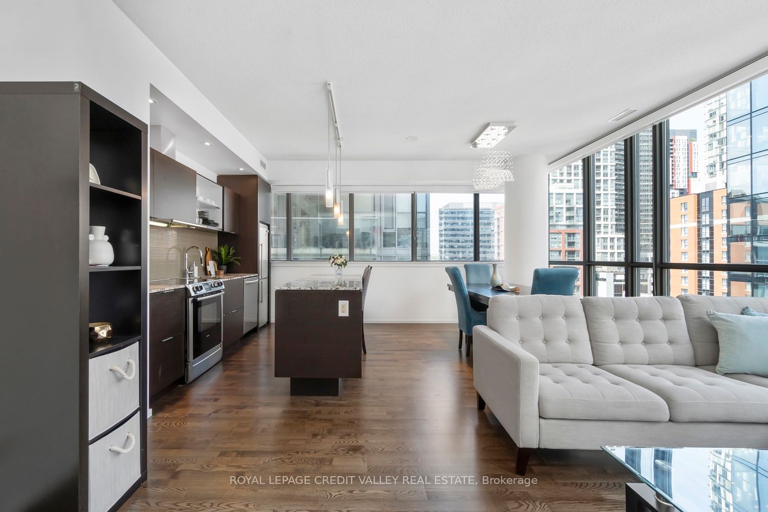 8 Charlotte St, unit 1003 for sale