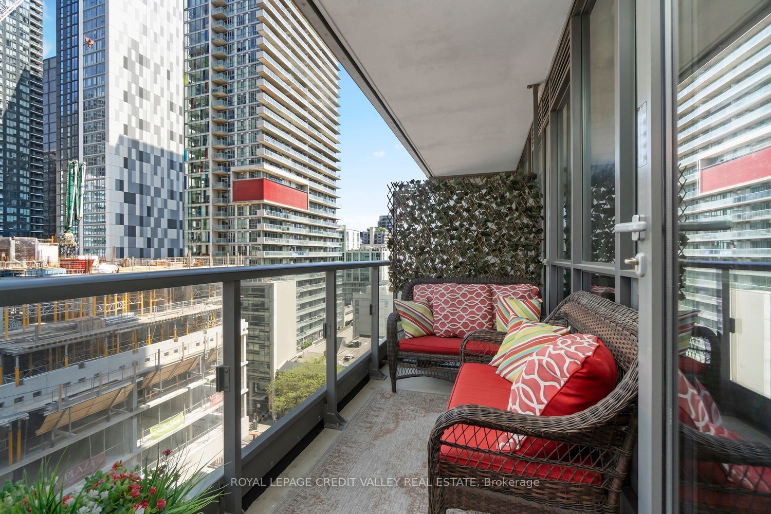 8 Charlotte St, unit 1003 for sale