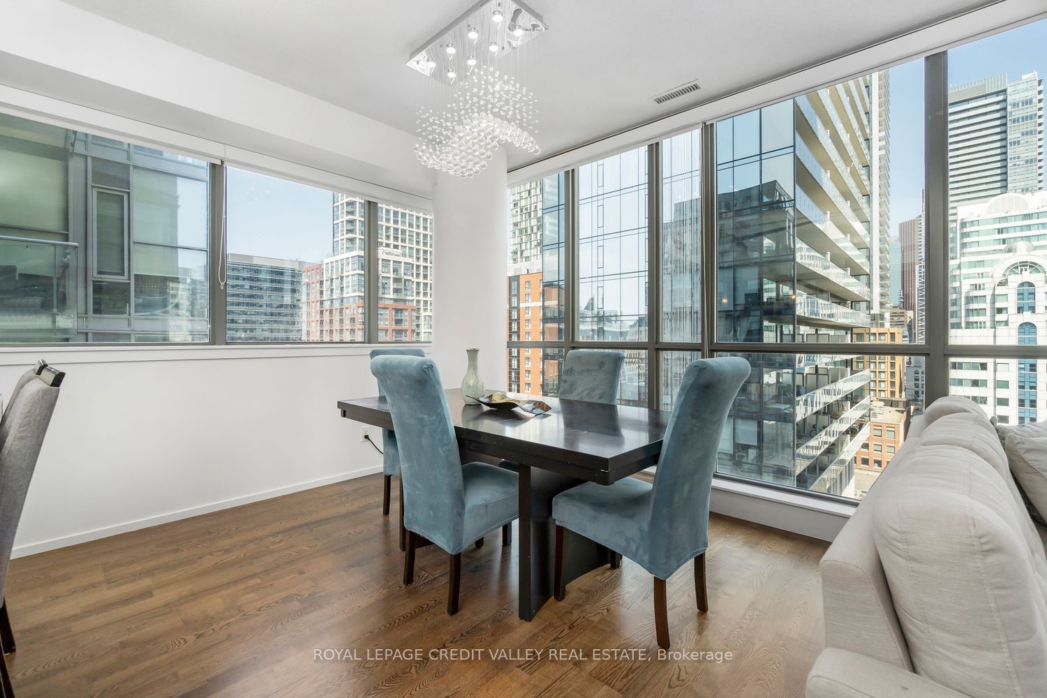 8 Charlotte St, unit 1003 for sale