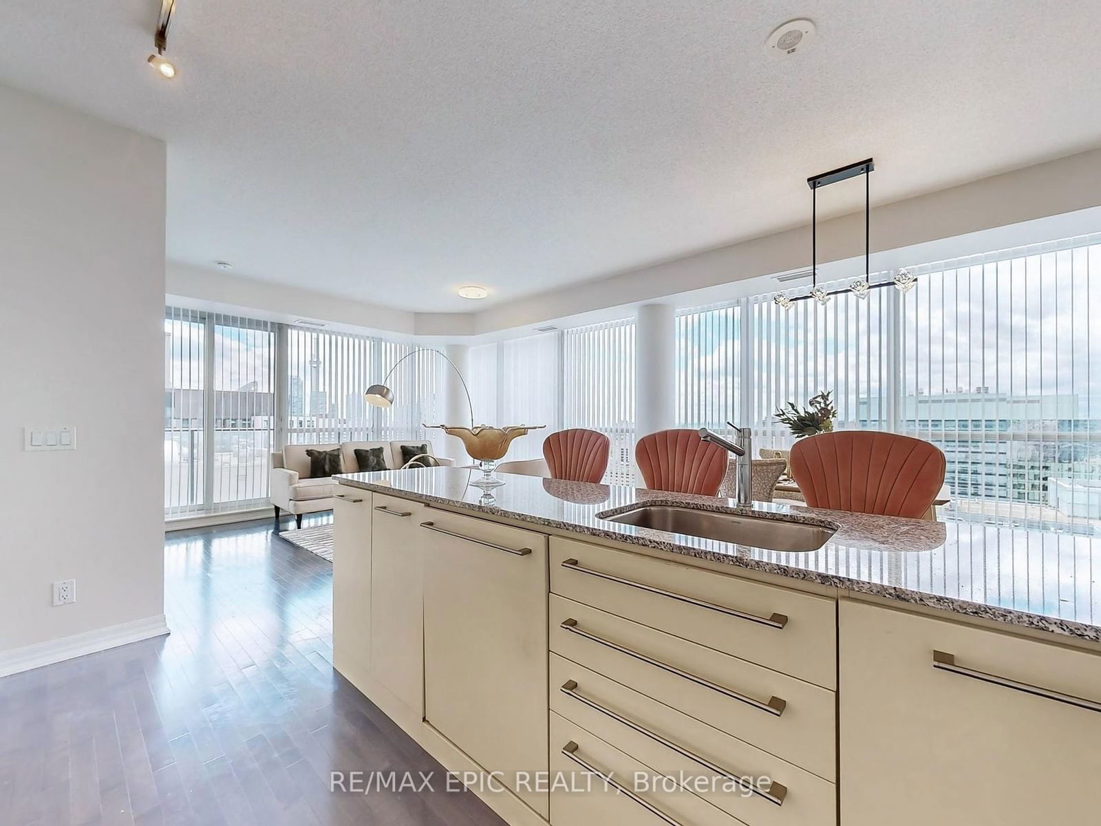 770 Bay St, unit Ph308 for sale - image #9