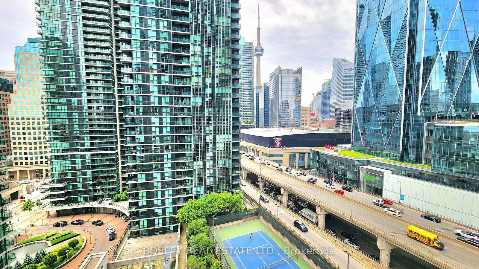 16 Yonge St, unit 1512 for sale