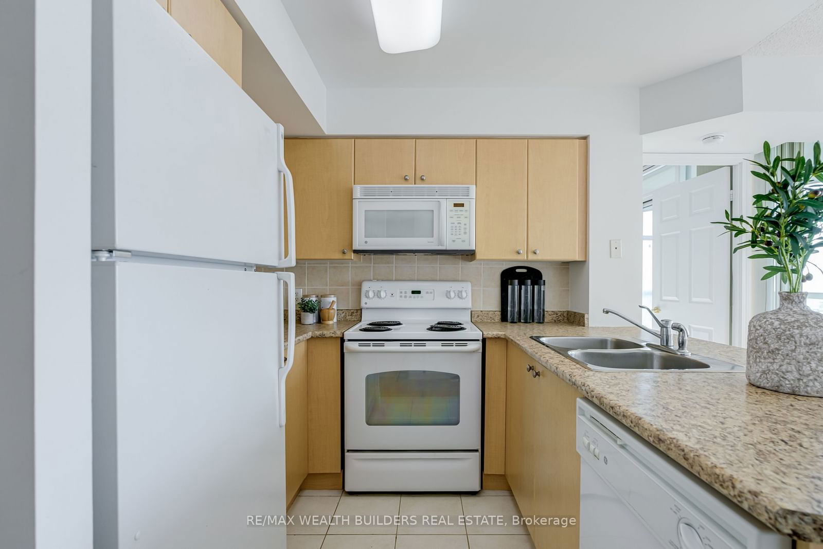 30 Grand Trunk Cres, unit 3001 for sale - image #13