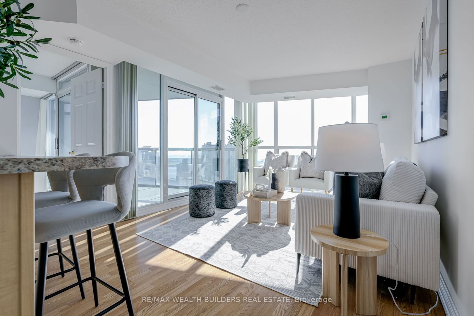 30 Grand Trunk Cres, unit 3001 for sale - image #6