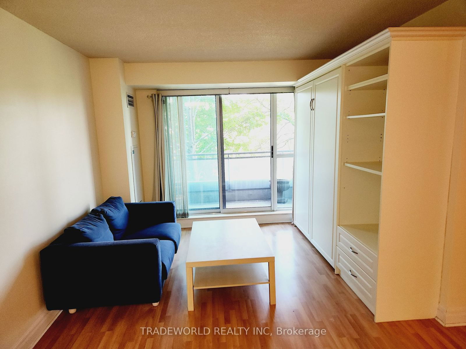 188 Doris Ave, unit 211 for rent