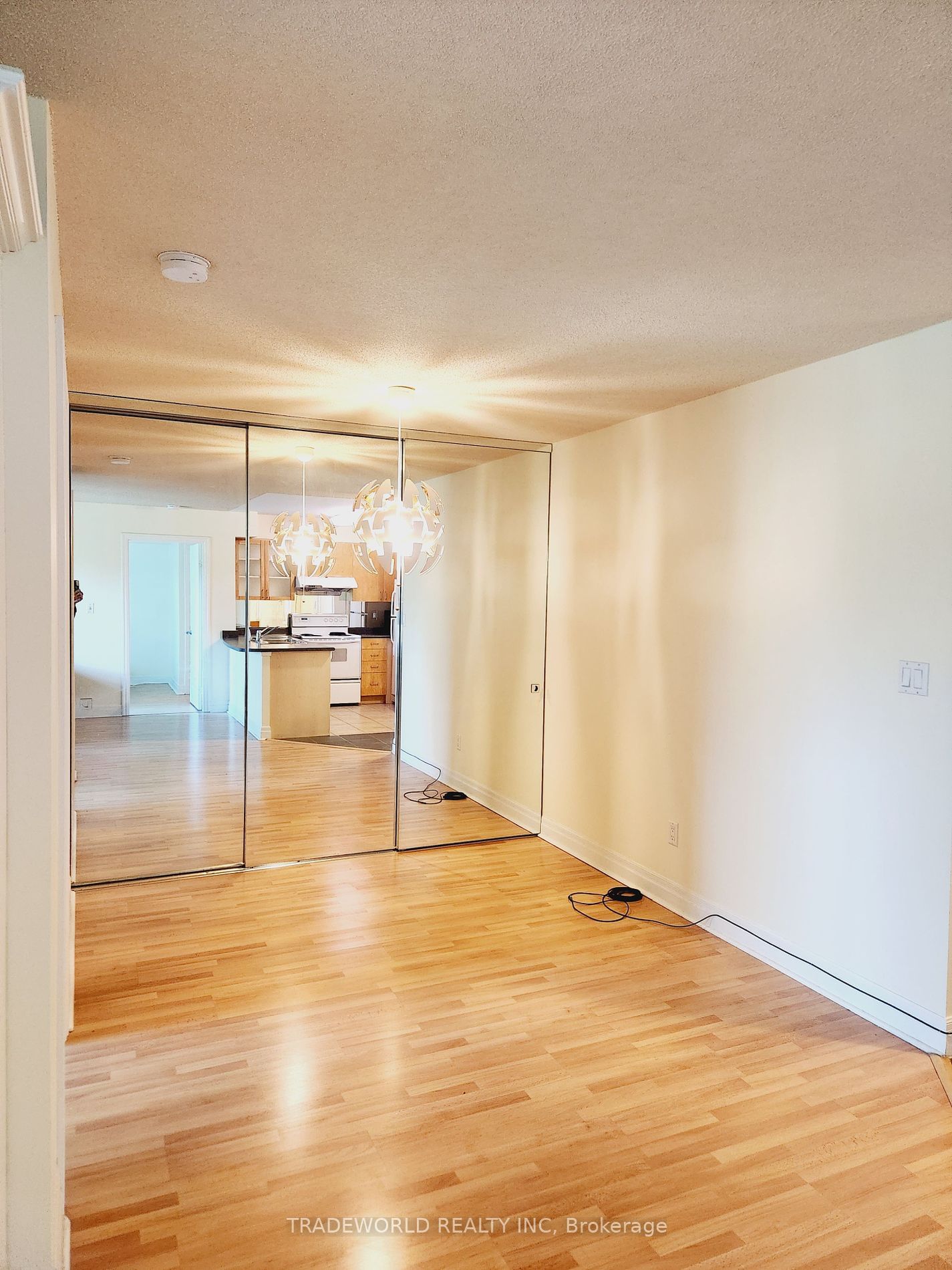 188 Doris Ave, unit 211 for rent - image #3