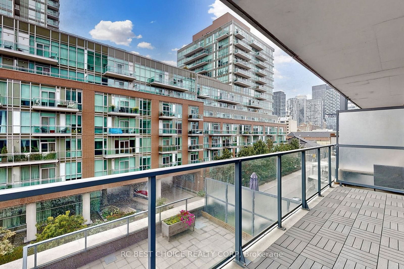 105 George St, unit 411 for rent - image #29