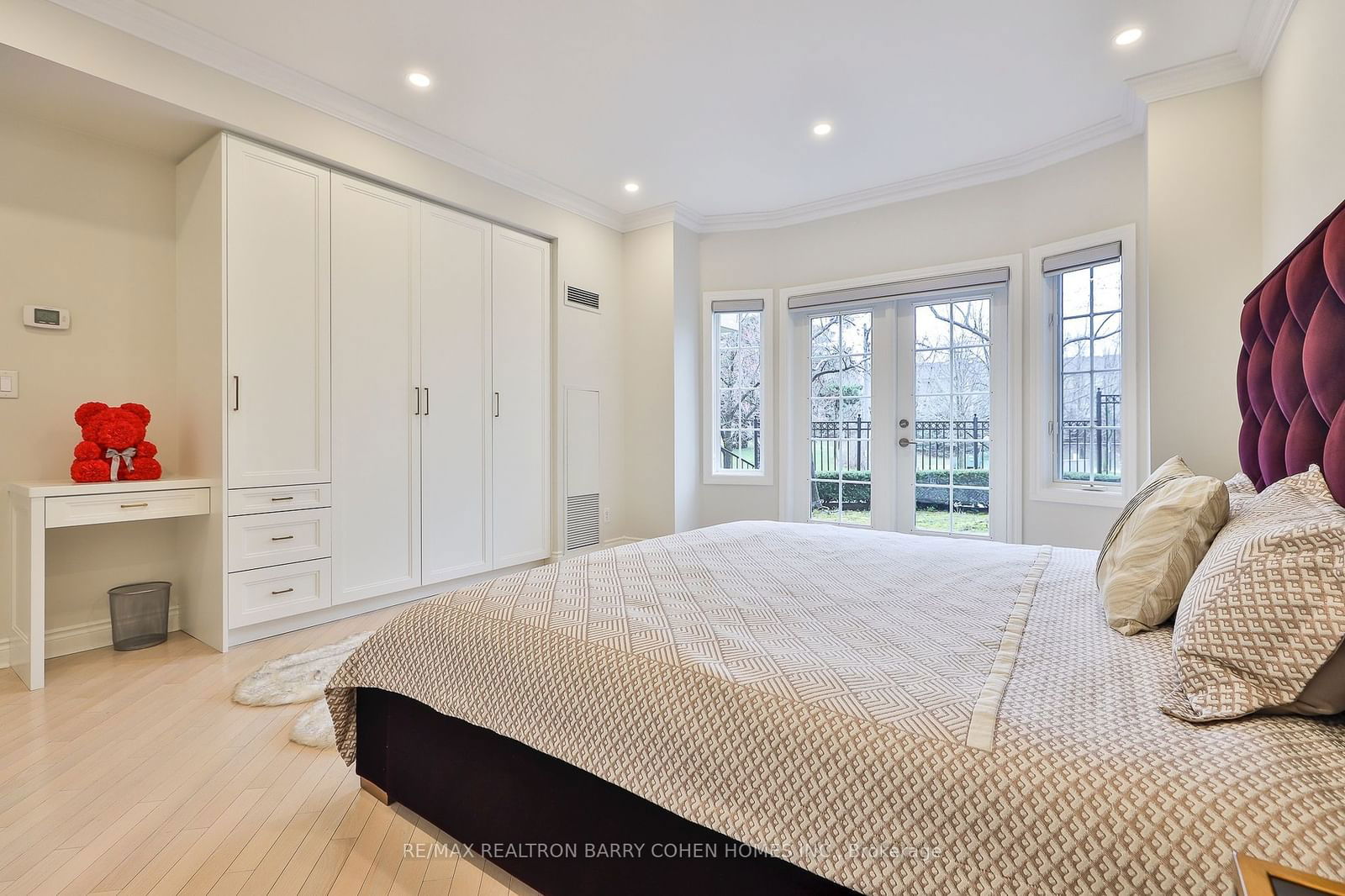 8 Rean Dr, unit Th 10 for sale - image #6