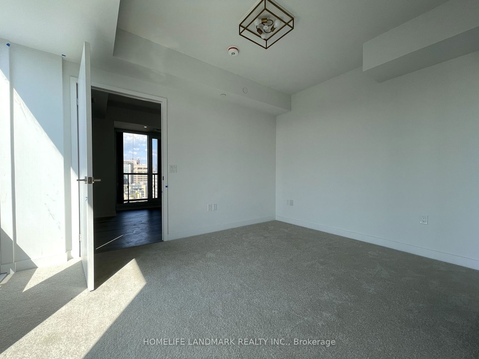 238 Simcoe St, unit 2009 for rent