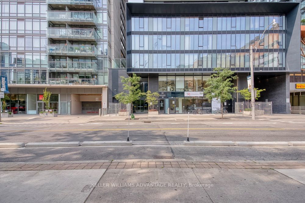 28 Wellesley St E, unit 603 for rent - image #2